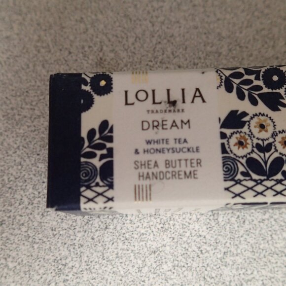 Lollia Dream White Tea and Honeysuckle Shea Butter Handcreme - Picture 3 of 4